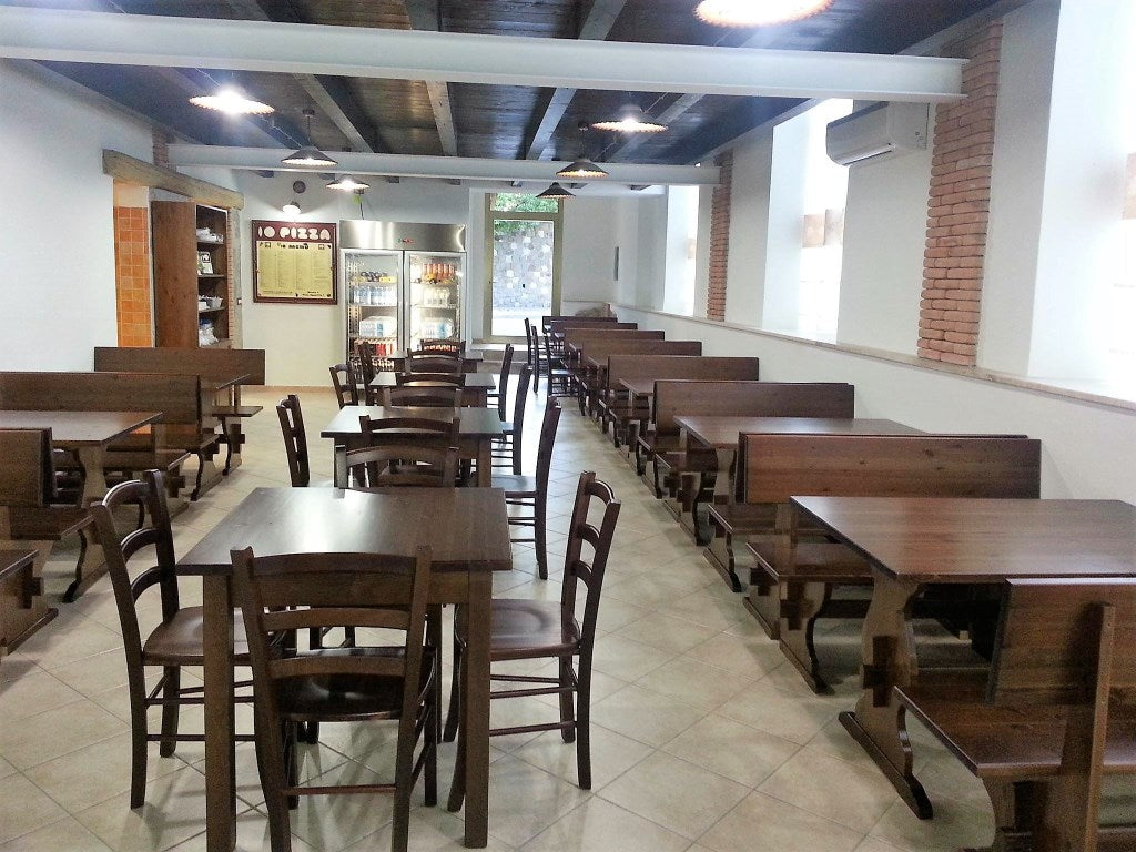 Tavoli e Panche Italiani Classic HQ in Abete: La Scelta della Qualità Artigianale