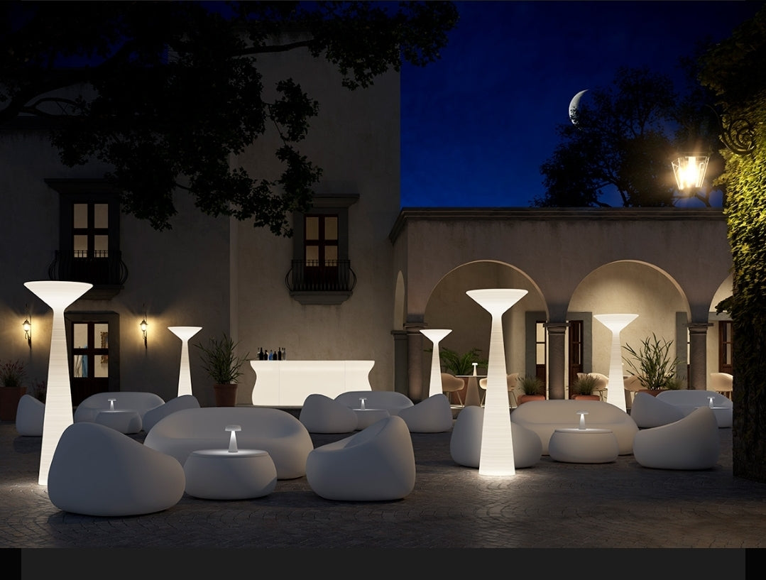 Gli spazi outdoor dell'Hotel D8: design, relax e convivialità
