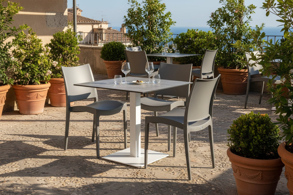 Set Novara – Tavolo HPL Cemento + 4 Sedie polipropilene