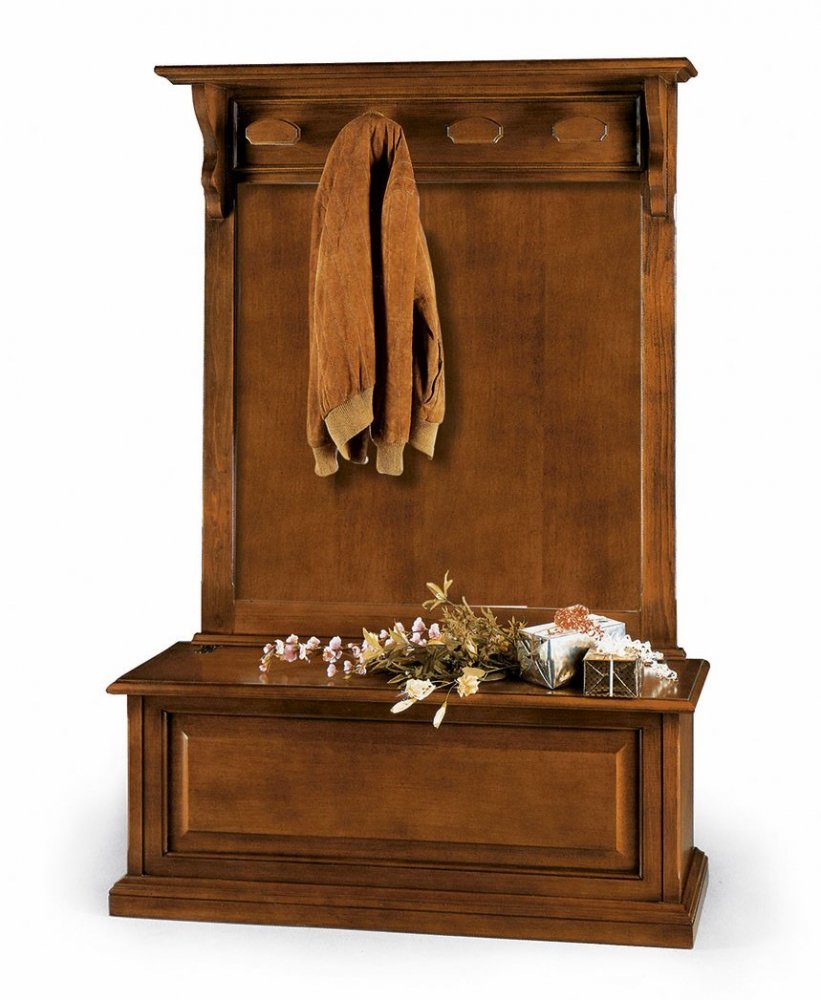 Attaccapanni con pannello in legno da appoggio su cassapanca