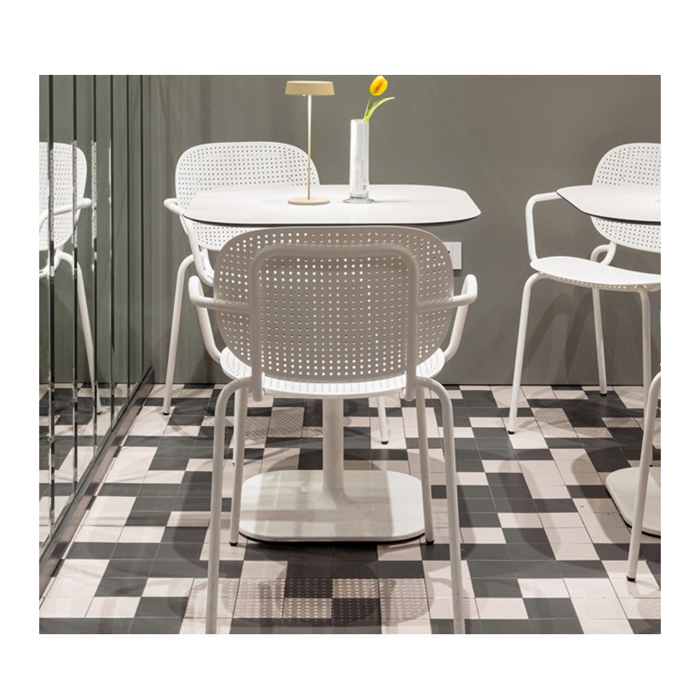 Poltroncina in acciaio si si Dots Scab Design – Offerte e Promozioni per arredo BAR, HOTEL, RISTORANTI, B&amp;B, STRUTTURE RICETTIVE.