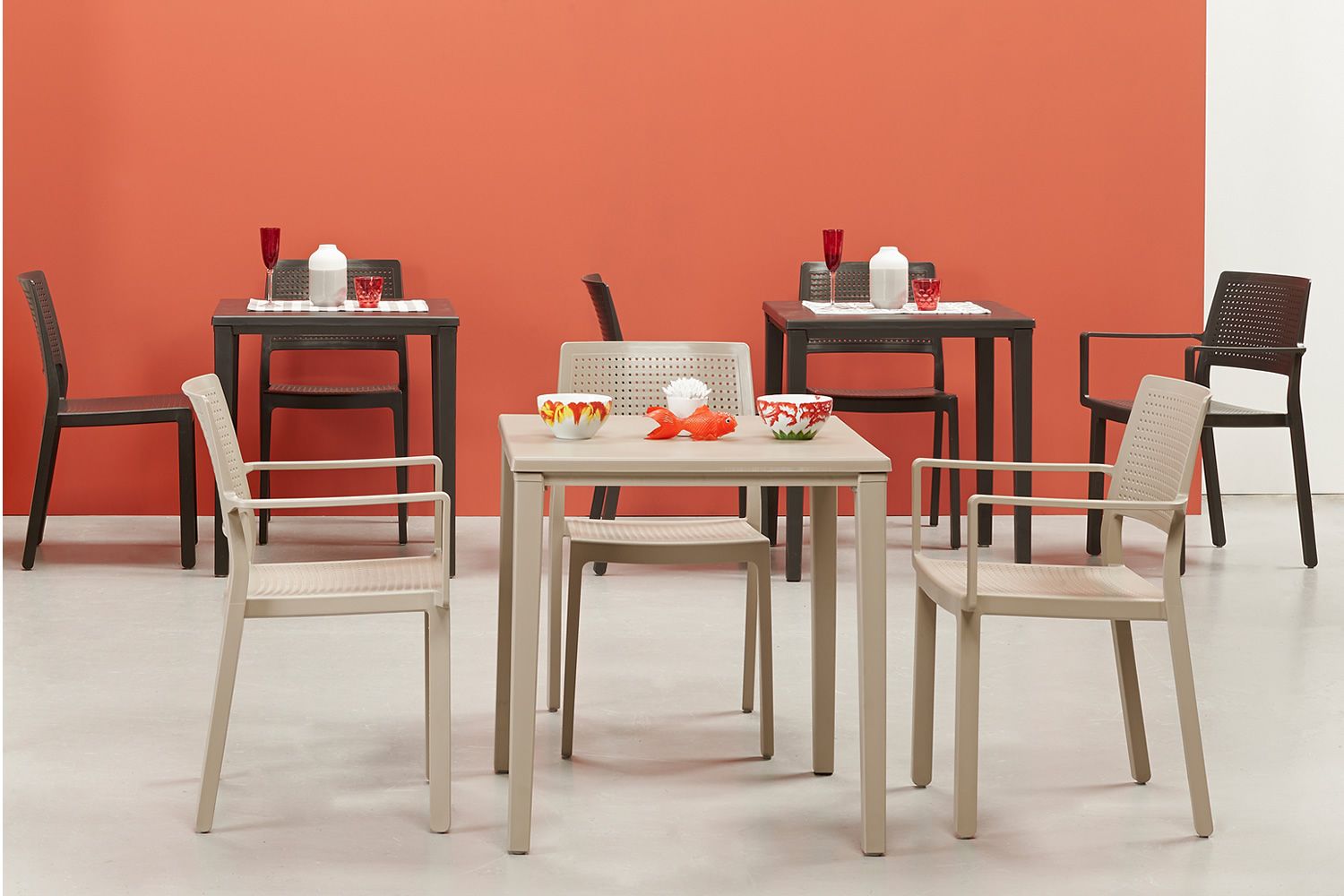 Sedia Scab Emi - Design Forato Impilabile Made in Italy