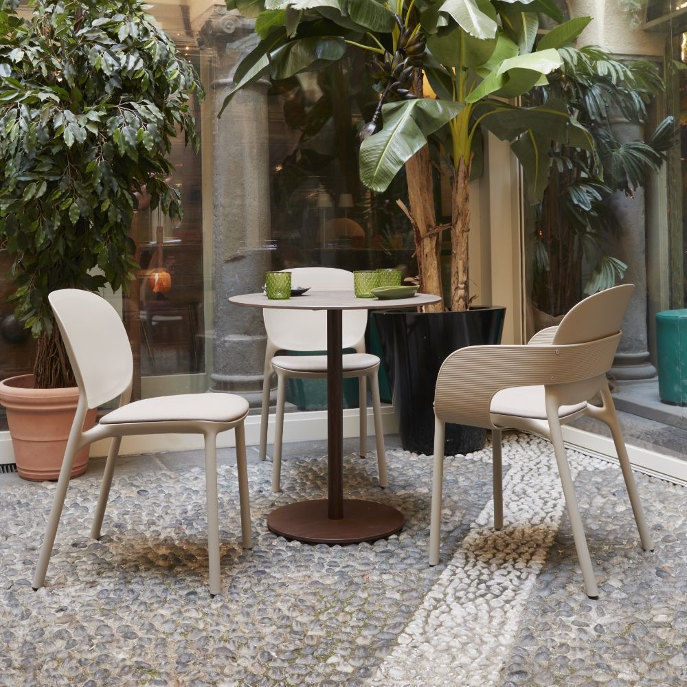 Sedia Scab Hug - Design Sostenibile Tecnopolimero Riciclato Impilabile