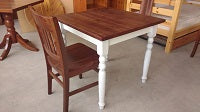 Tavolo fisso Country in legno massello di pino struttura bianca piano tinta noce L80xPR80xH78 cm. Made in Italy