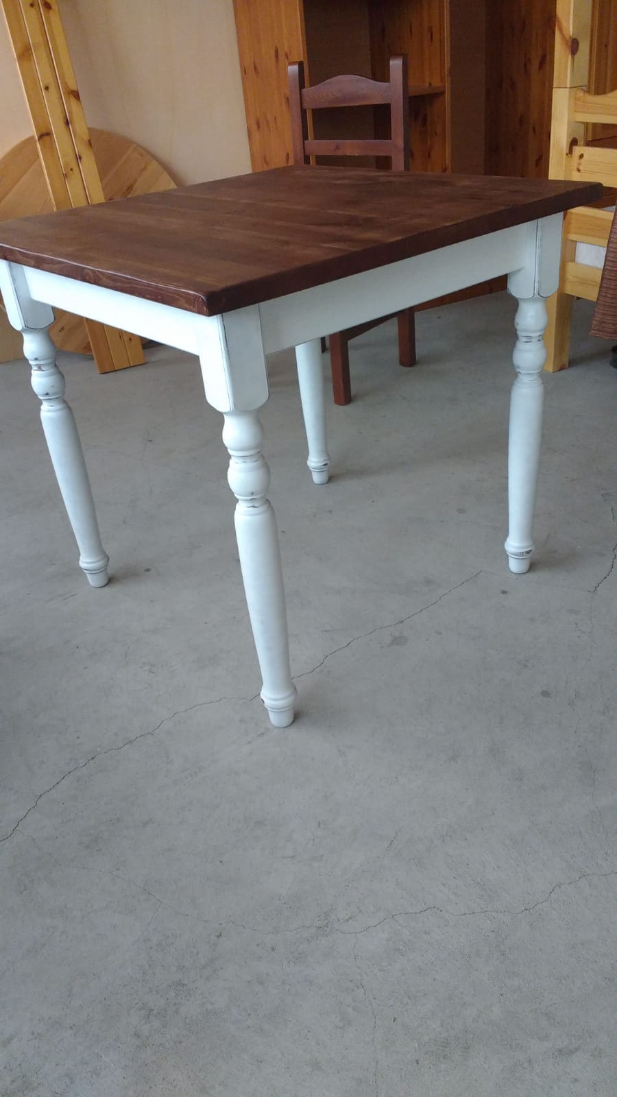 Tavolo Rustico Gambe Tornite - Piano Legno Massello di Pino