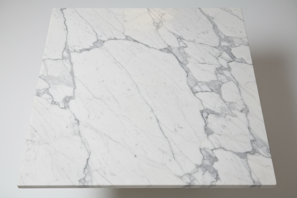 piano tavolo quadrat9o effetto marmo