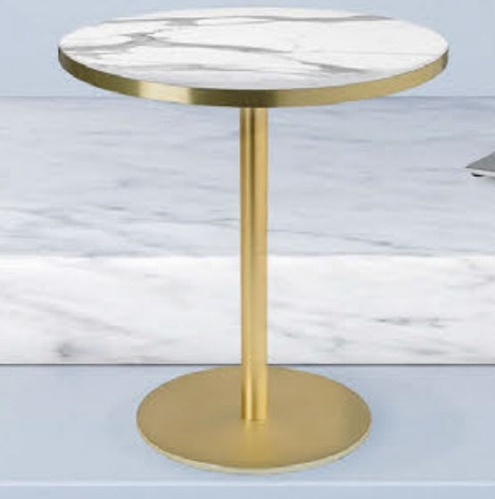 Sgabelli, tavoli e piani tavoli per pub e ristoranti e bar