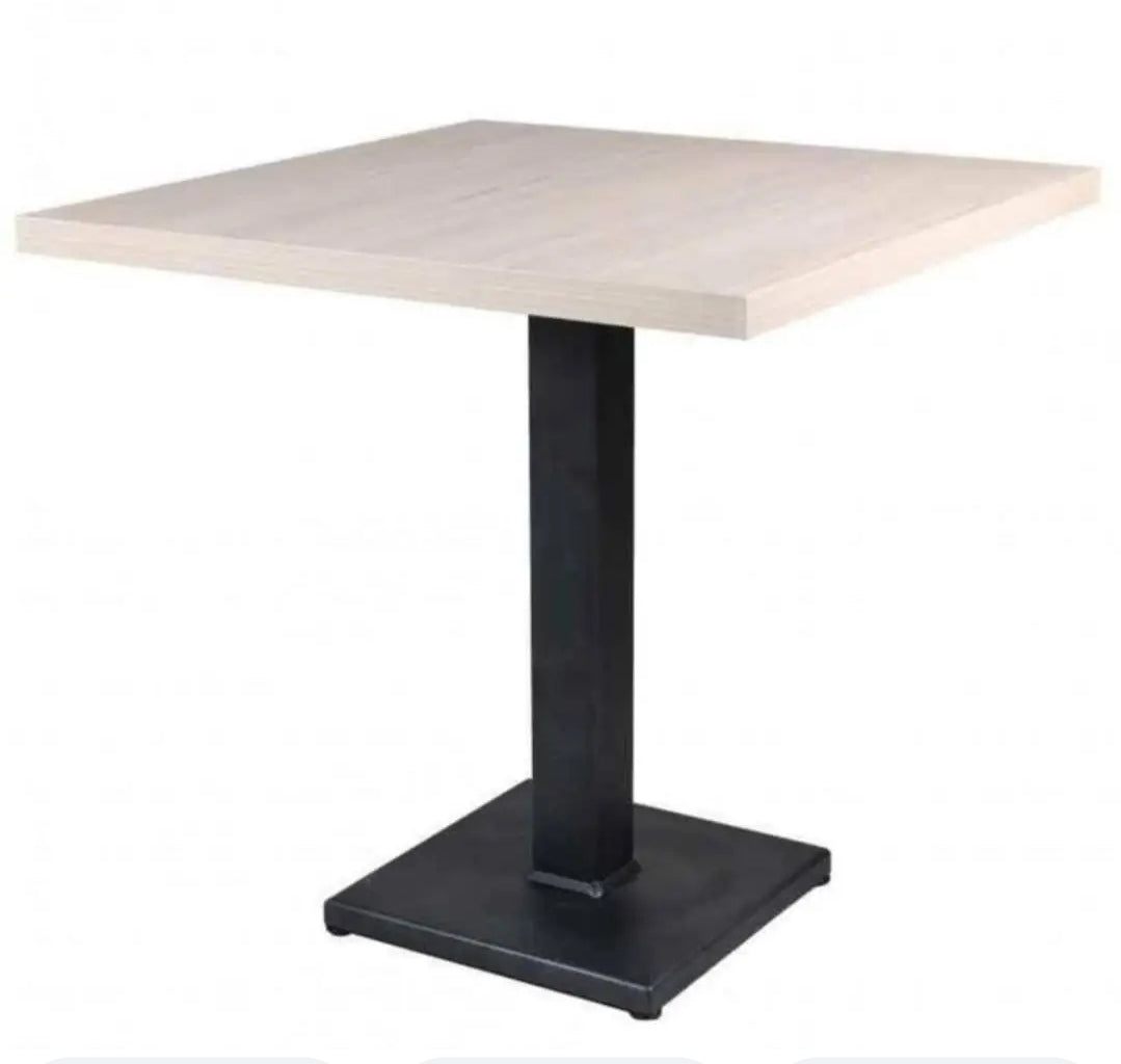 Tavolo Quadrato a Piantana Centrale per Pub
