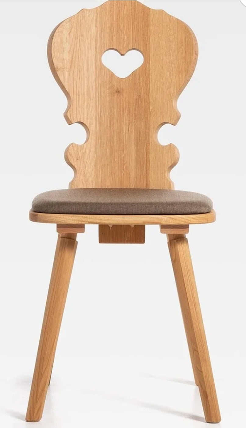 Sedia tirolese con cuore VIENNA, in legno rovere, abete e faggio, con seduta imbottita, stile Chalet montagna