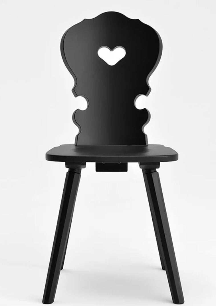 Sedia tirolese con cuore in abete nero VIENNA , stile Chalet montagna