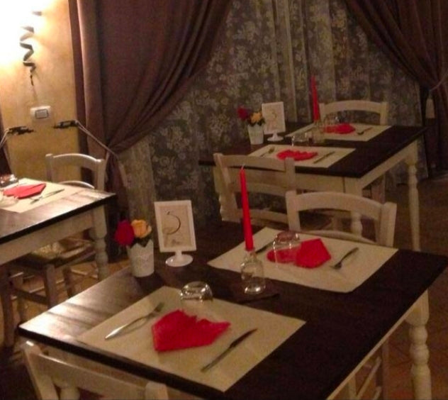 Set Roma Tavoli + 4 Sedie In Stile Shabby Chic Per Arredo Bar Ristorante