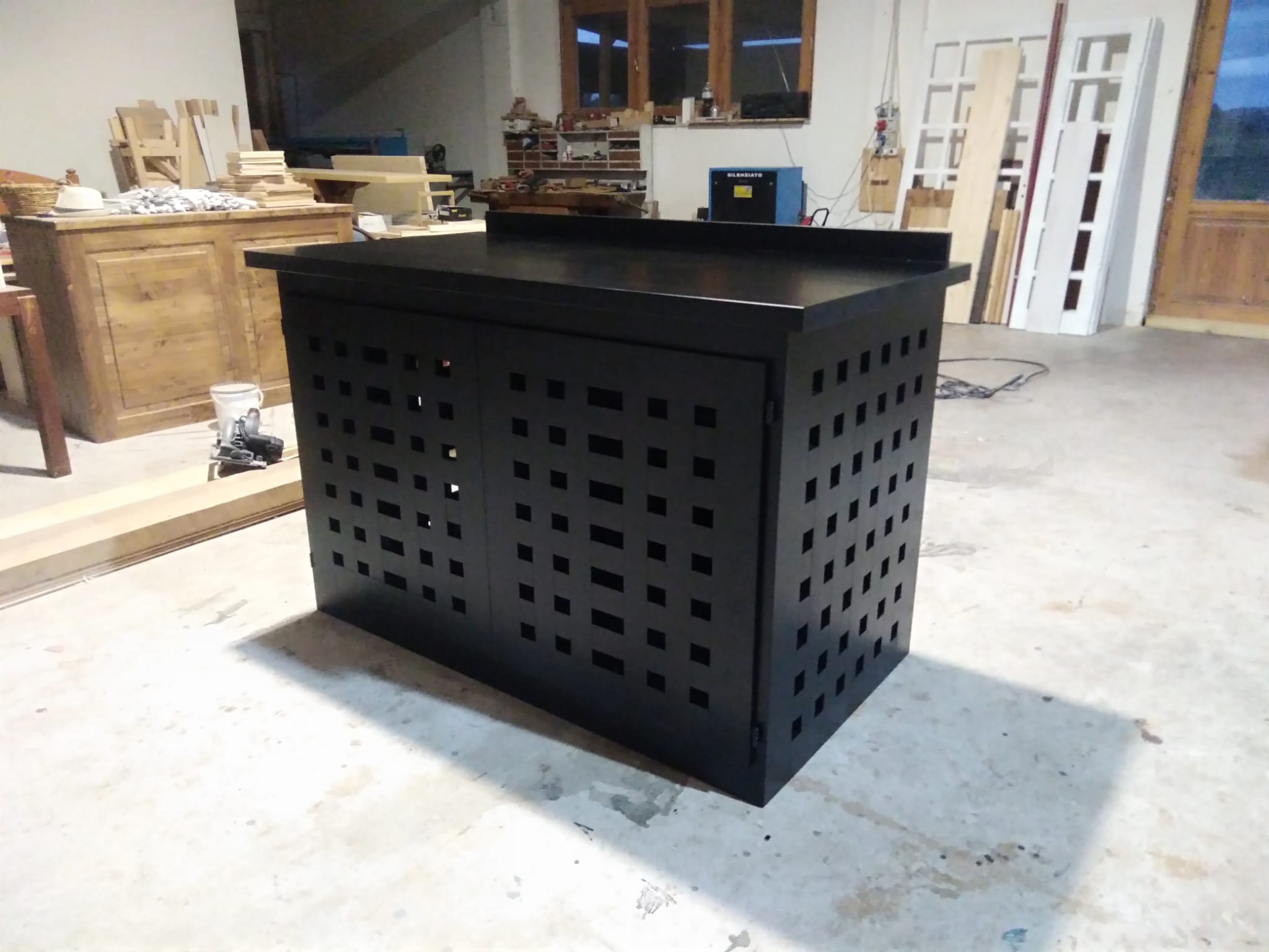 Bancone Bar in Legno Massello - Design Artigianale per Bistrot e Brasserie, pub restaurant