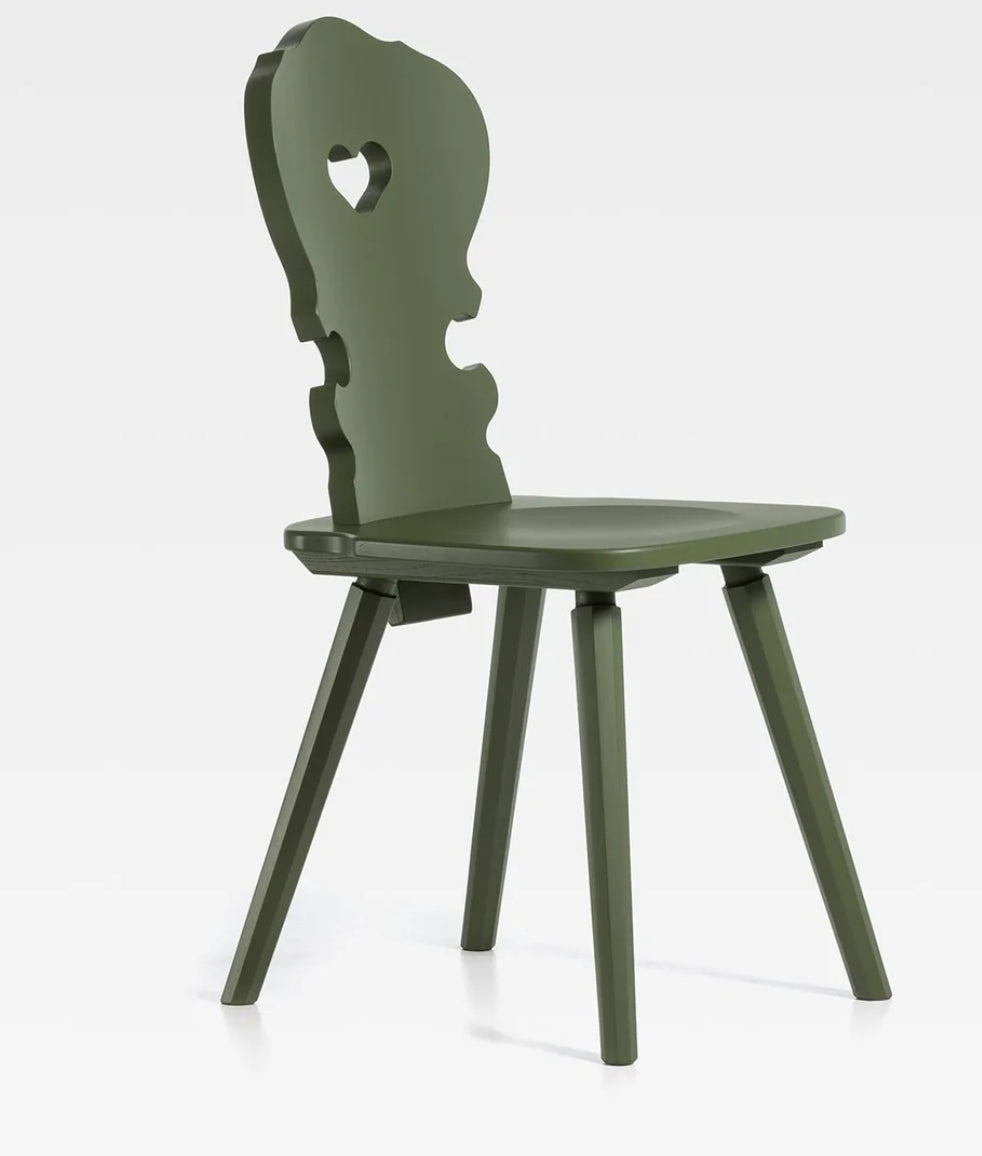 Sedia tirolese con cuore in abete naturale in diversi colori como stile Chalet montagna