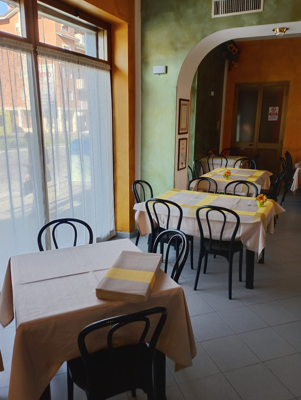Progetto Pizzeria – Prima e Dopo | Arredi Su Misura