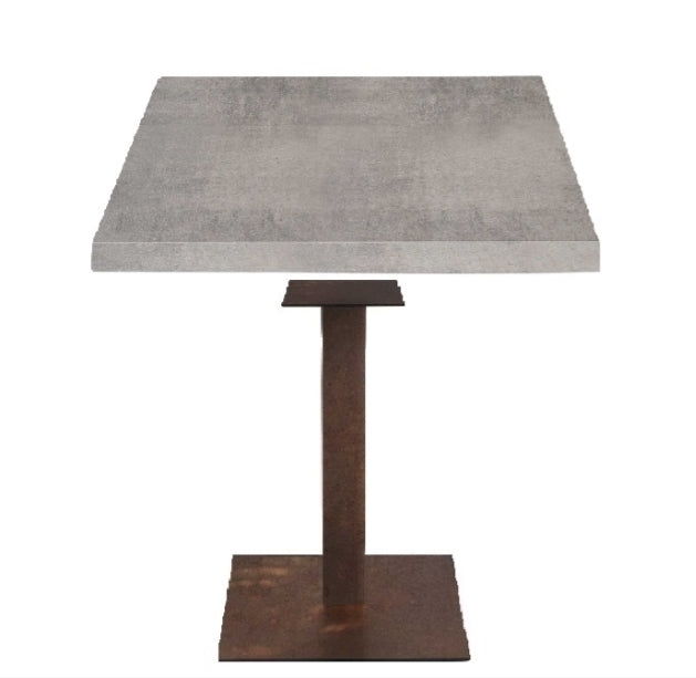 Tavoli Rimini Arredo Bar Ristoranti Con Base Ghisa Bronzo e Piano Grigio Cemento