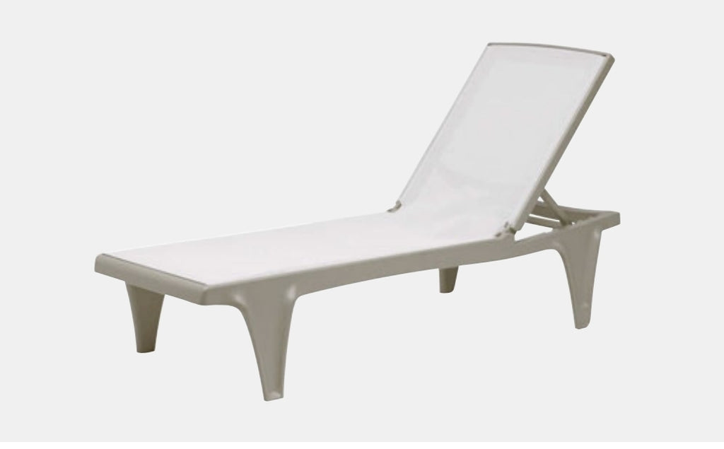 Sgabelli, tavoli e piani tavoli per pub e ristoranti e bar