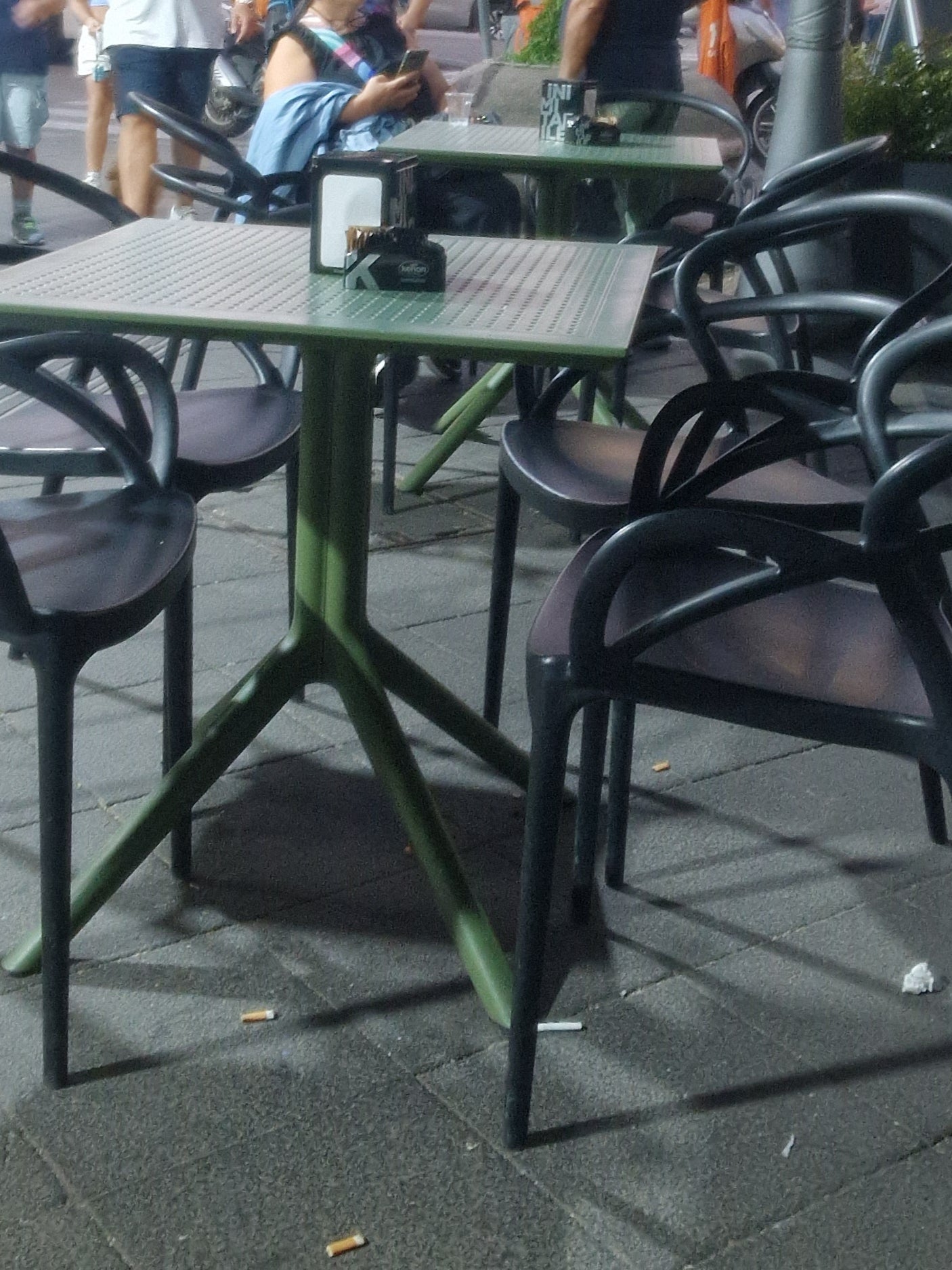 Set tavolo 70x70 con 4 sedie colore nero