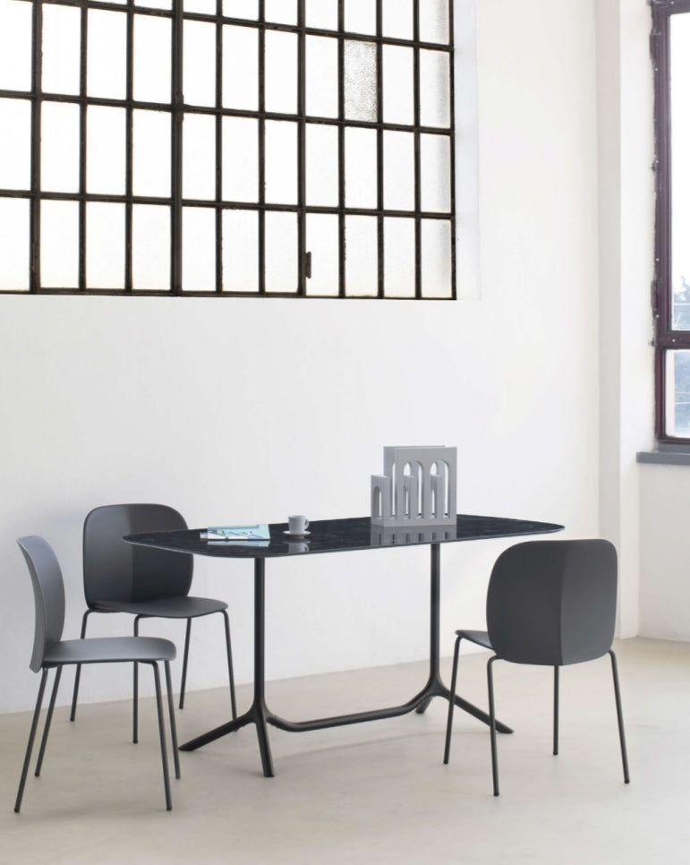 Sedie, Tavoli e Sgabelli per Alberghi, Ristoranti e Bar