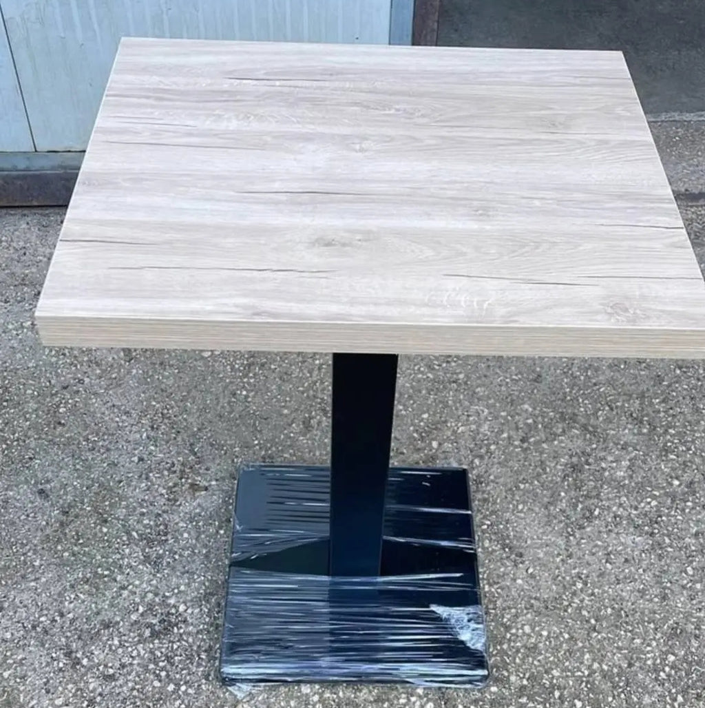 Tavolo Quadrato a Piantana Centrale per Pub