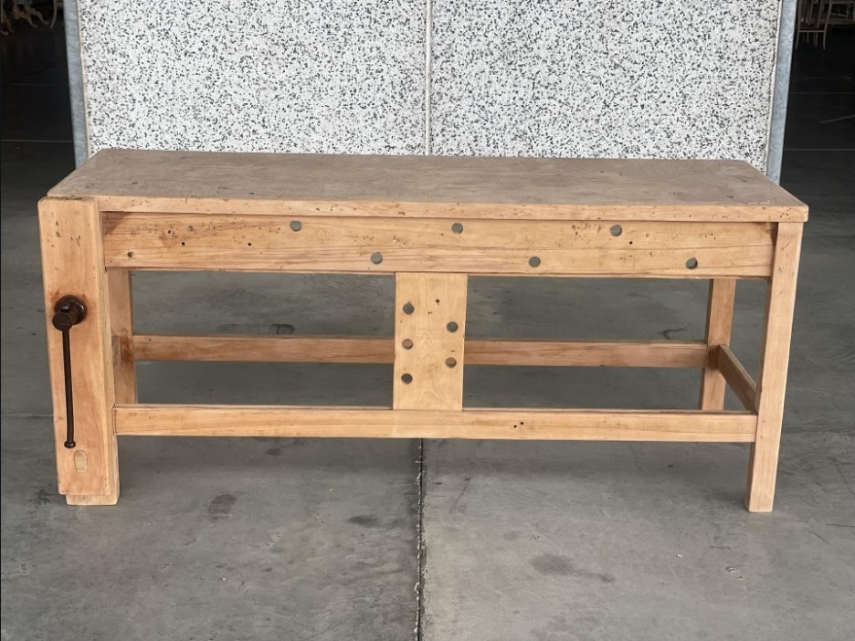 Bancone da falegname restaurato con 1 morsa