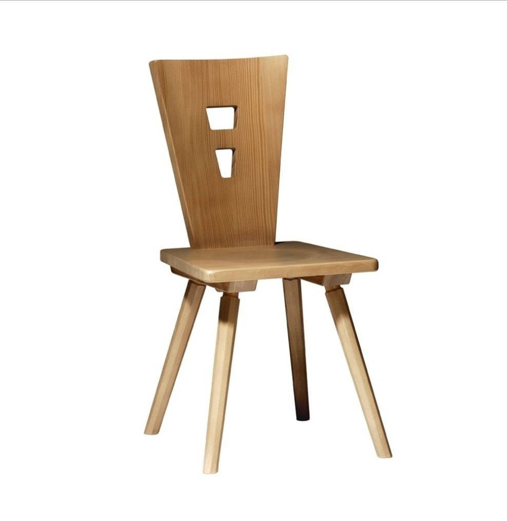 Sedia Tirolese in Legno Massello  tinta naturale per Contract Hospitality
