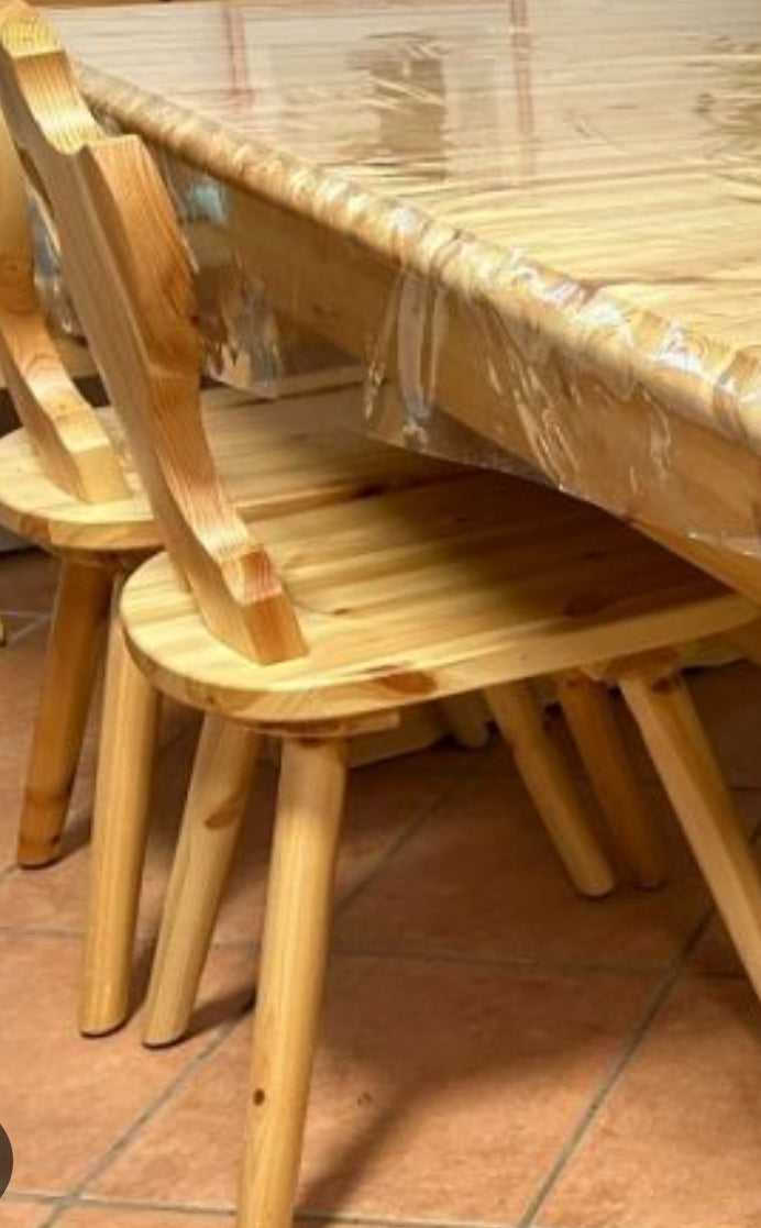 Sedia in Legno con Schienale a Cuore tinta naturale