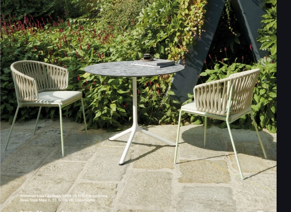 Sgabelli, tavoli e piani tavoli per pub e ristoranti e bar