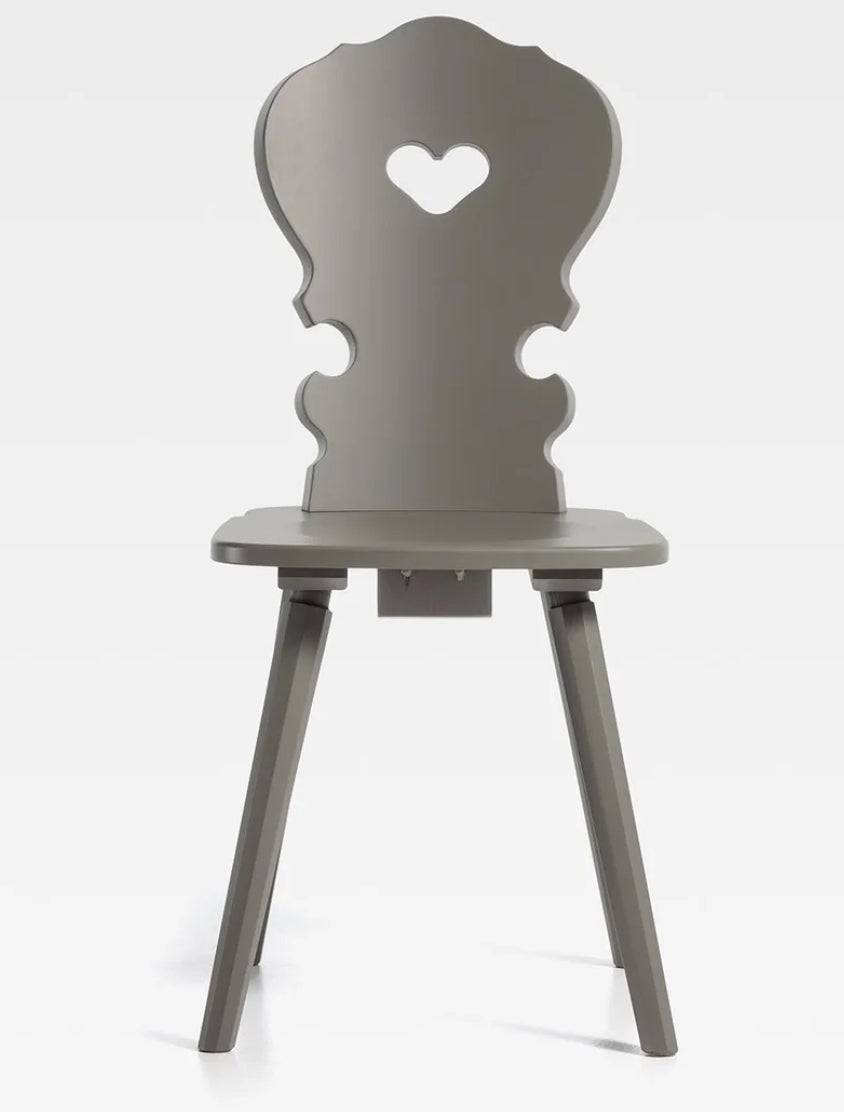 Sedia tirolese con cuore in abete naturale in diversi colori como stile Chalet montagna