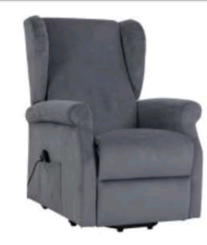 Poltrona Relax Elettrica Lara con Alzapersona 1 Motore - Poggiatesta Laterali e Ruote