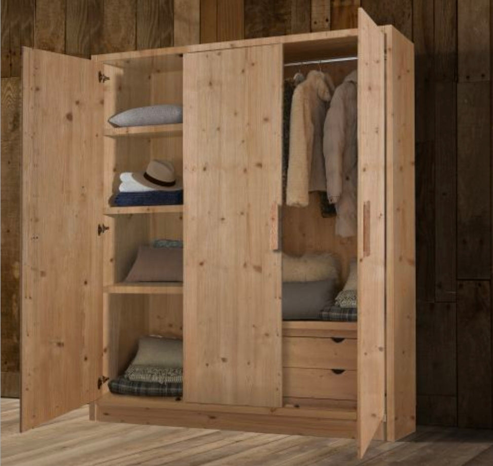 ARMADIO 3 ANTE CON CASSETTIERA INTERNA