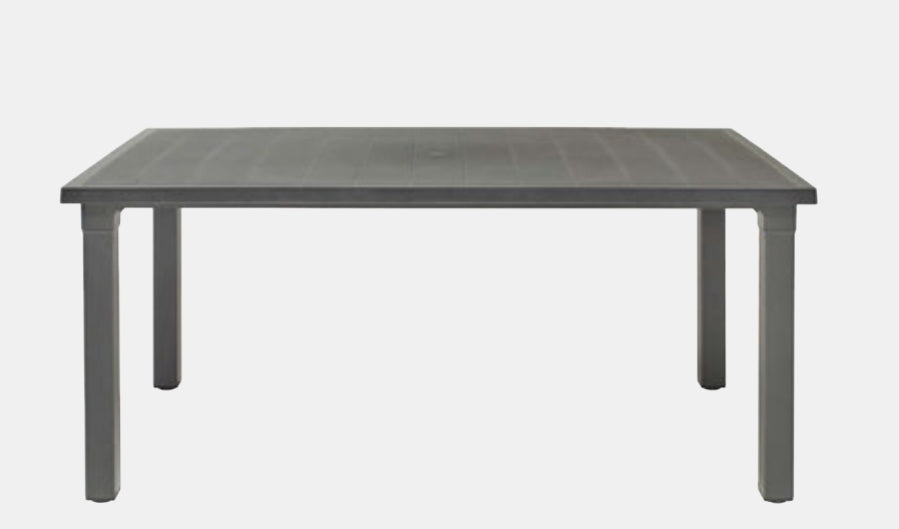 Sgabelli, tavoli e piani tavoli per pub e ristoranti e bar