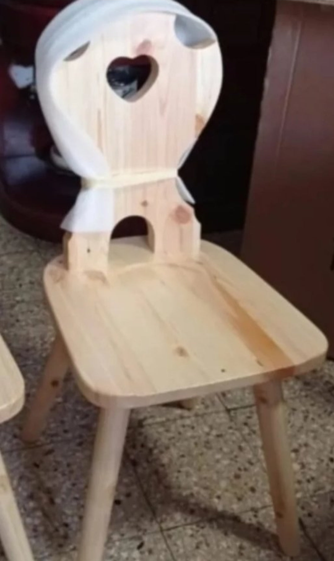 Giropanca angolare in legno con  tavolo fisso e sedie