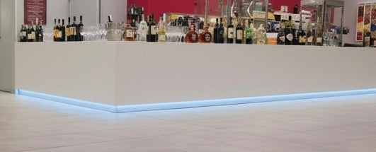 Bancone moderno LED su ordinazione - Progetto su misura