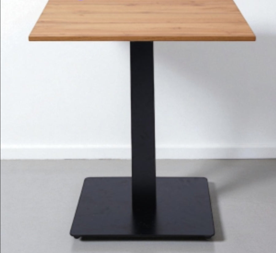 Tavolo per ristorante a piantana centrale ferro e piano in melaminico bordo abs