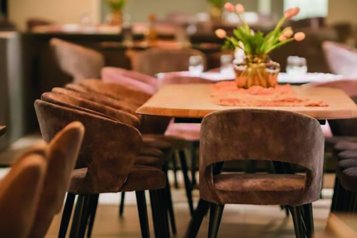 Sedia Bishop - Fusto Faggio Tinto - Gambe Tonde - Sedile e Schienale Imbottito con Foro